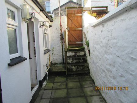 2 bedroom terraced house to rent - Photo 5
