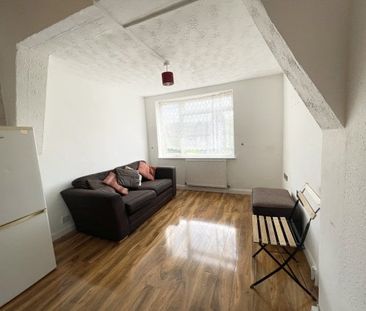 Valentines Way RM7 0YH, Property for rent - Photo 4