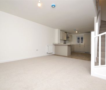 4, Saddleback Close, Churwell, Morley, Leeds, LS27 7NP - Photo 2