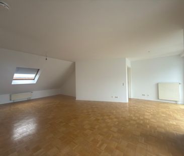 Gemütliche 2 Zimmer Wohnung mit Balkon und Aufzug in ruhiger Lage D... - Photo 1