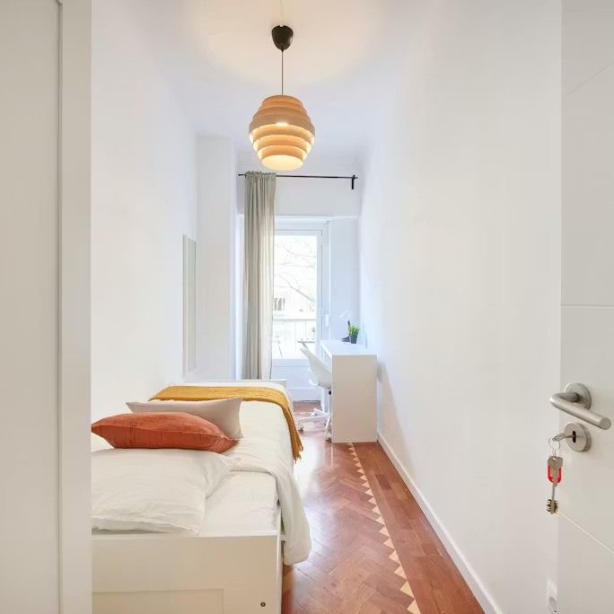 Avenida Defensores de Chaves, Lisbon, Lisbon 1000-111 - Photo 1