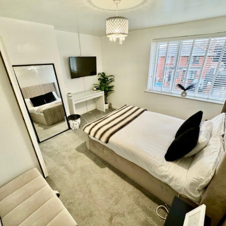 3 Bedroom Town House - Photo 1