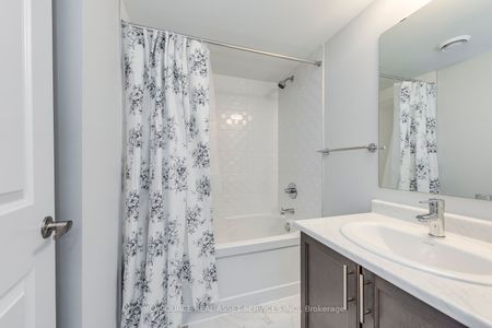 Condo Townhouse For Lease | W8131350 - Photo 5