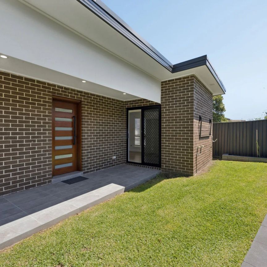 Fresh, Modern & Conveniently Located Granny Flat - Photo 1