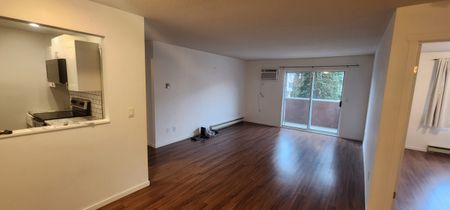 Updated 2 bed 2 Bath 2 parking By OK College - Photo 2
