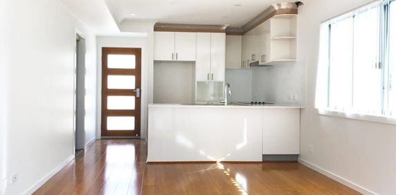 Unfurnished Perfect Townhouse for small Family - Photo 2