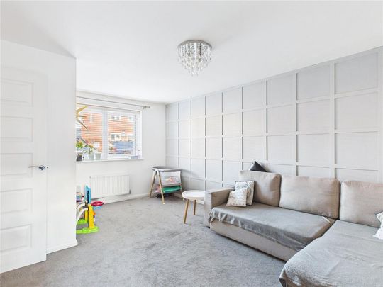 3 bedroom semi-detached house to rent - Photo 1