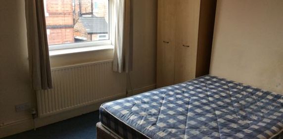 3 Bedroom End Of Terrace To Rent in City Centre - Photo 2