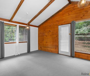 Spacious Rural Retreat with Stunning Views - Photo 4