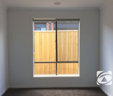 PERFECT FAMILY HOME IN PRIME LOCATION - Photo 1