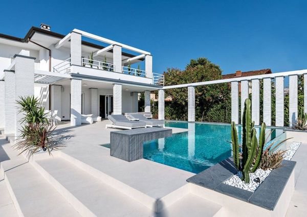 Via Allende, 50, Forte dei Marmi, Tuscany 55042