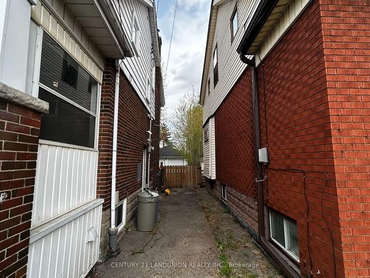 For Lease - 46 Arnold Street Unit# MAIN RM 2, Hamilton, Ontario - Photo 1