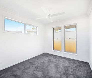 Near-new 3-bedroom townhouse at 'The Ridge Residences' in Coomera - Photo 5