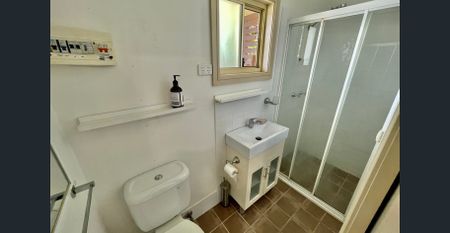 Affordable Accommodation - Electricity, Water & Internet Included! - Photo 5