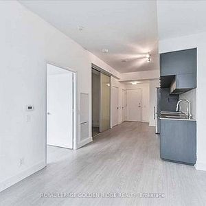 Dundas St E/Jarvis St Bright +Spacious 1Bdrm +Den As 2nd Bdrm 1Locker - Photo 2