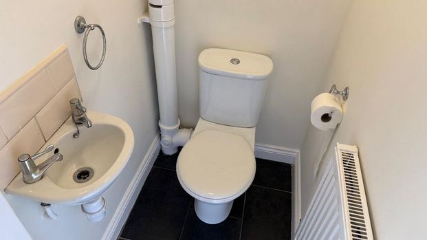 2 bedroom semi-detached house to rent - Photo 1