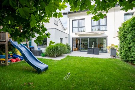 Ein Traum vom Haus und herrliche Familienlage - Photo 4