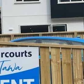 Stunning Townhouse in Tawa!! - Photo 1