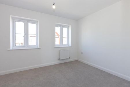 2 bedroom semi-detached house to rent - Photo 2
