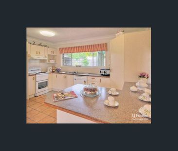 LOVELY FAMILY HOME IN QUIET STREET - Photo 5