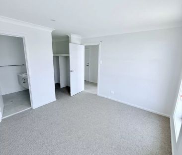 Brand New Family Home - Photo 6