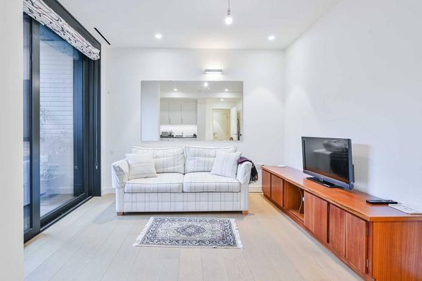 1 bedroom flat to rent - Photo 1