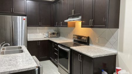 For Lease - 3 Talence Drive, Hamilton, Ontario - Photo 2