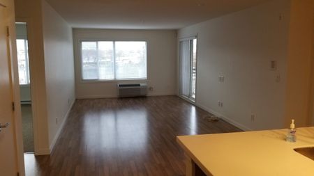 Bright 2 bed + den, 2 bath @ MODE - Photo 5