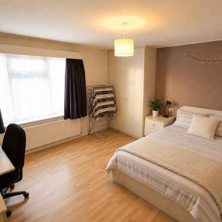 5 bedroom terraced house to rent - Photo 3