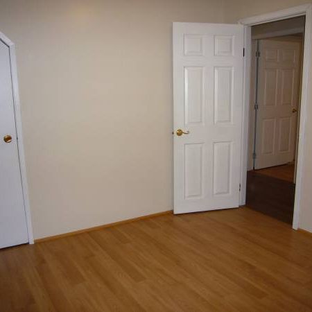 3 bedrooms basement suite - Photo 4