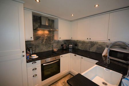 2 bedroom terraced house to rent - Photo 5