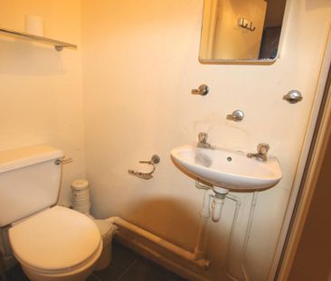 Studio to rent - Photo 6