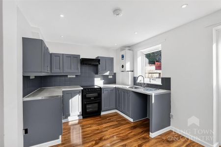 2 bedroom semi-detached house to rent - Photo 5