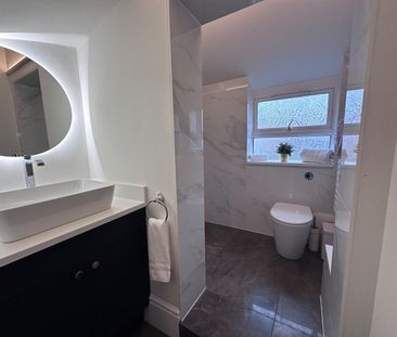 1 Bed Flat, Milman Road, RG2 - Photo 2