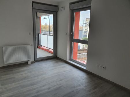 Location Appartement 2 pièces 41m² VALENCIENNES 59300 - Photo 2