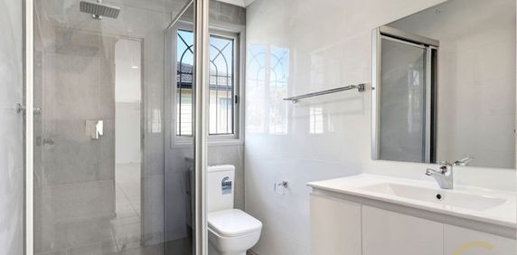 Newly Renovated 3 Bedroom Home in Mount Pritchard&excl; - Photo 2