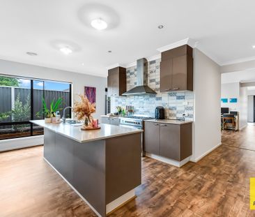 Luxurious Family Home - Photo 3