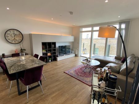 2 Bed Flat, Madeira Street, E14 - Photo 2