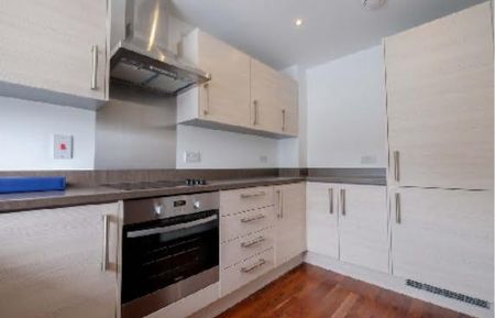4 bedroom parking to rent - Photo 3