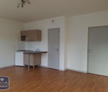 Location Appartement 2 pièces 47m² CHATEAUROUX 36000 - Photo 2