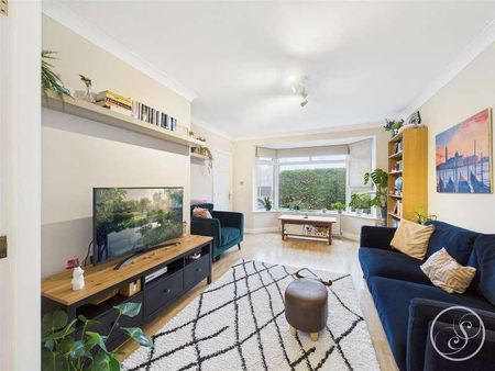 Latchmere Road, Leeds, LS16 - Photo 2