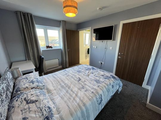 1 bedroom in a house share to rent - Photo 1