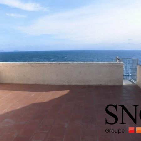 T2 AVEC TERRASSE VU MER ET 2 PARKINGS - Photo 3