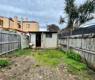 Tidy one bedroom house with sundrenched rear yard - Photo 2