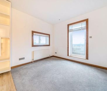 3 bedroom detached house to rent - Photo 4