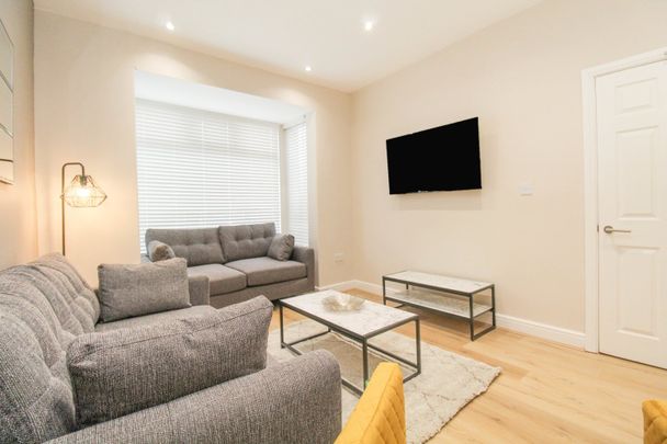 5 bedroom terraced house to rent - Photo 1