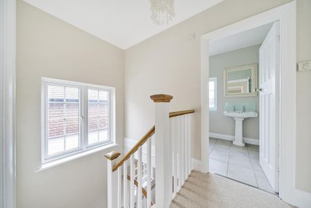 3 bedroom detached house to rent - Photo 4