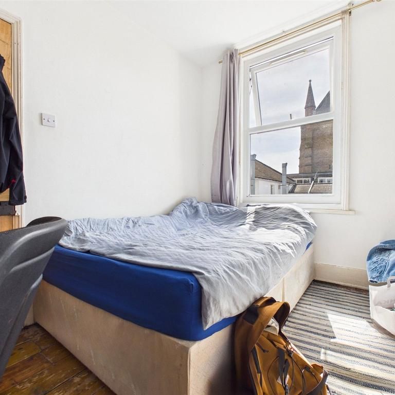 4 bedroom terraced house to rent - Photo 1