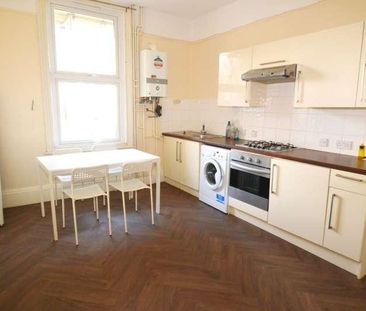 Vicarage Park, Plumstead, London, SE18 - Photo 3