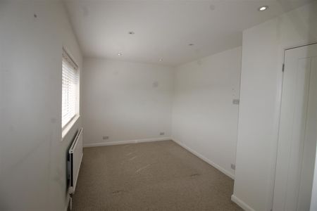 Gayhurst Road, High Wycombe - Photo 5